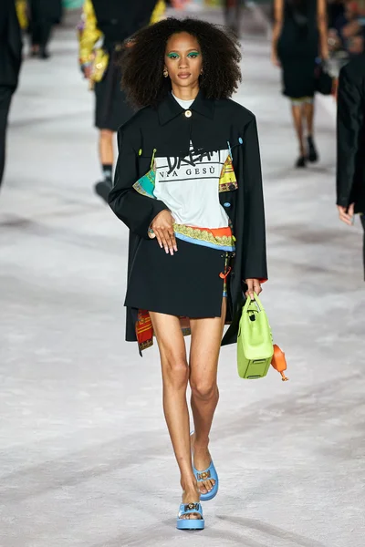 Look 9